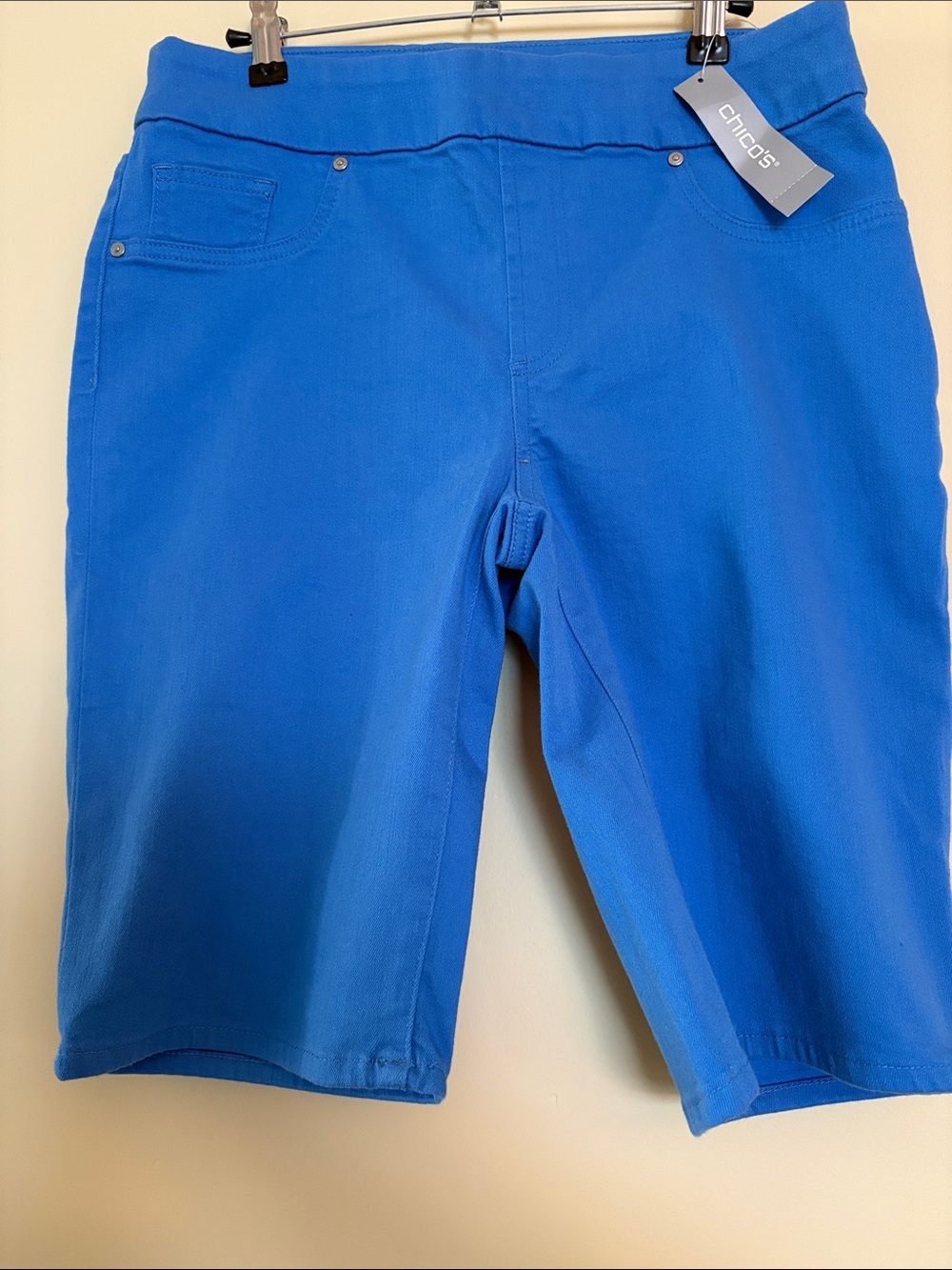NWT Chico's women’s Bright Blue Pull-On Flat Front Shorts